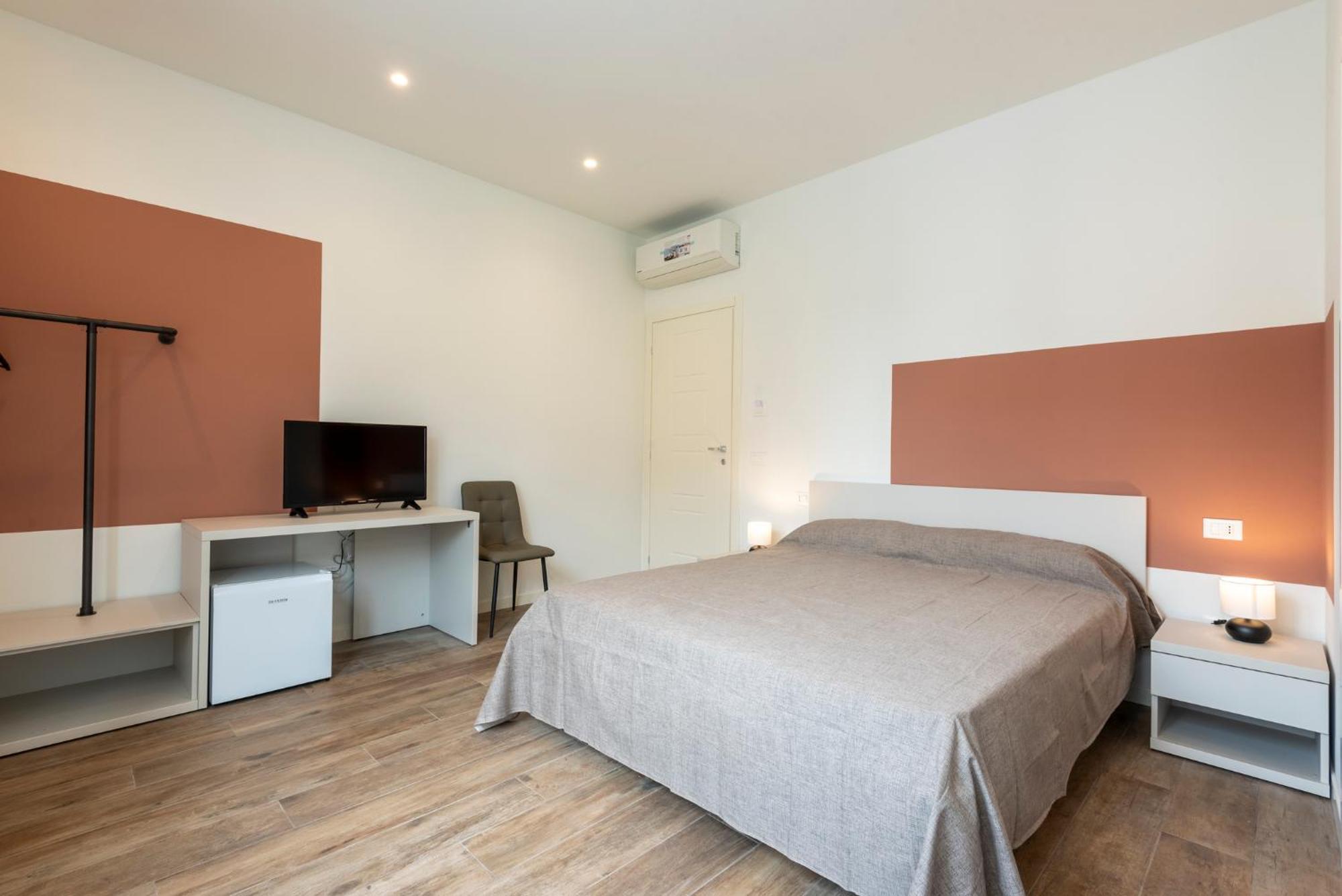 Iarsera Rooms And Apartment Лука Екстериор снимка
