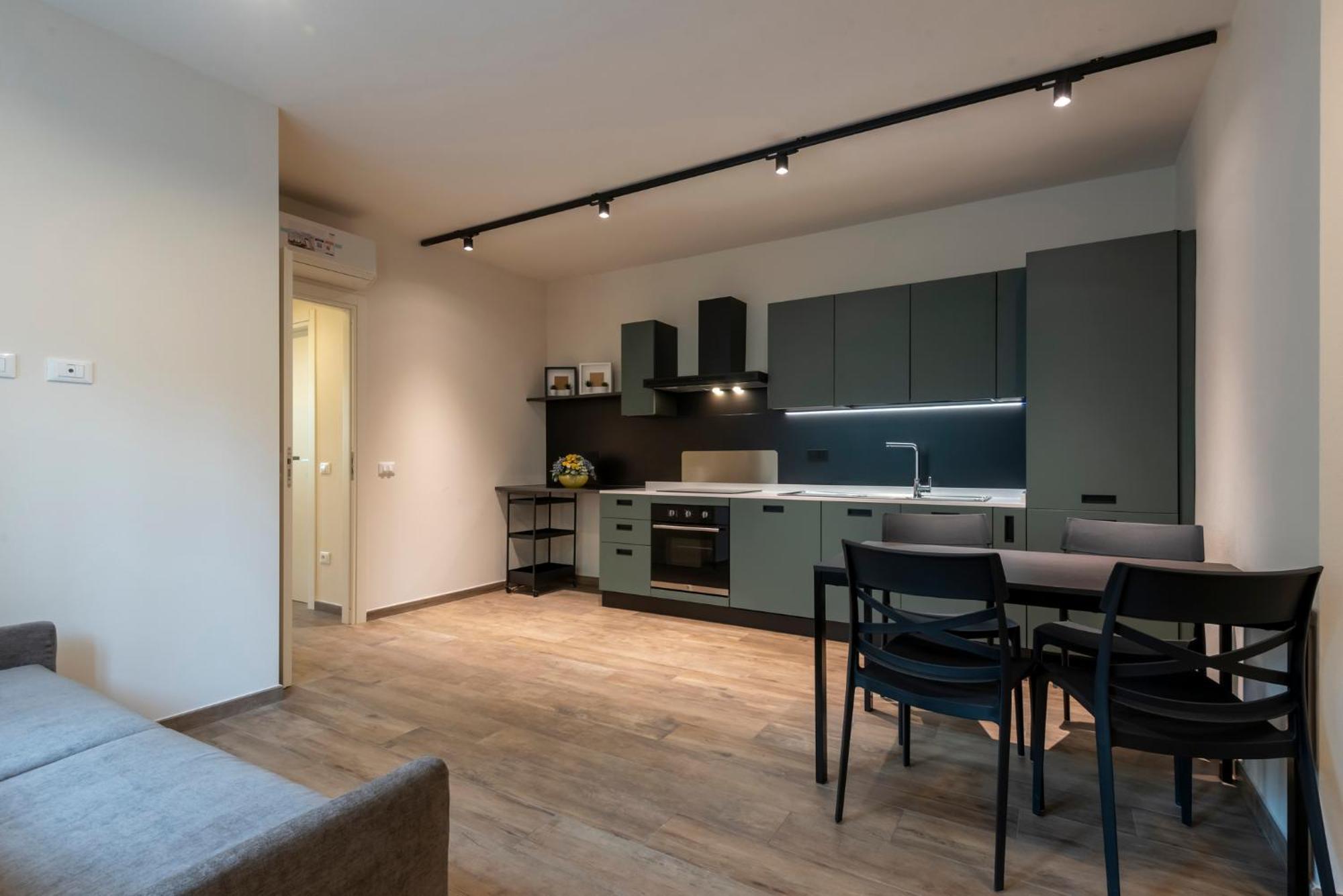 Iarsera Rooms And Apartment Лука Екстериор снимка