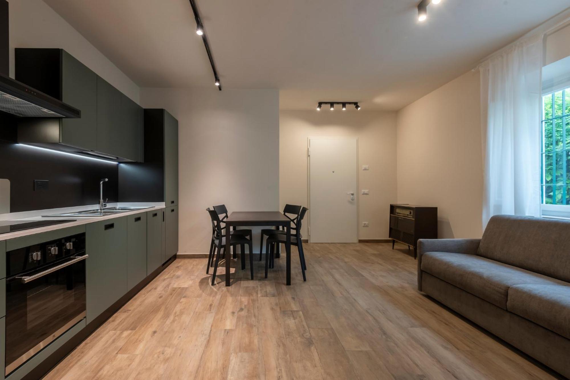 Iarsera Rooms And Apartment Лука Екстериор снимка