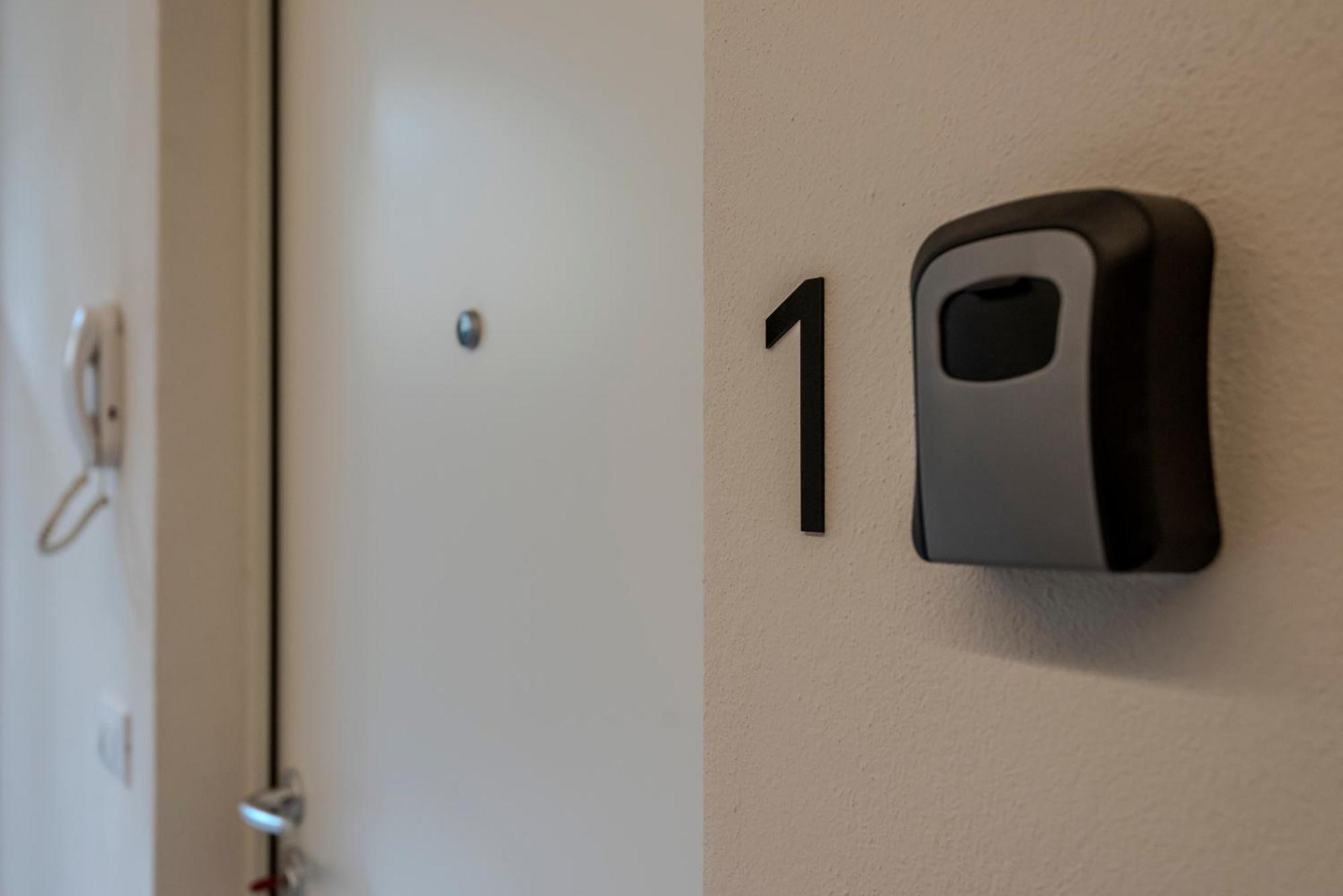 Iarsera Rooms And Apartment Лука Екстериор снимка
