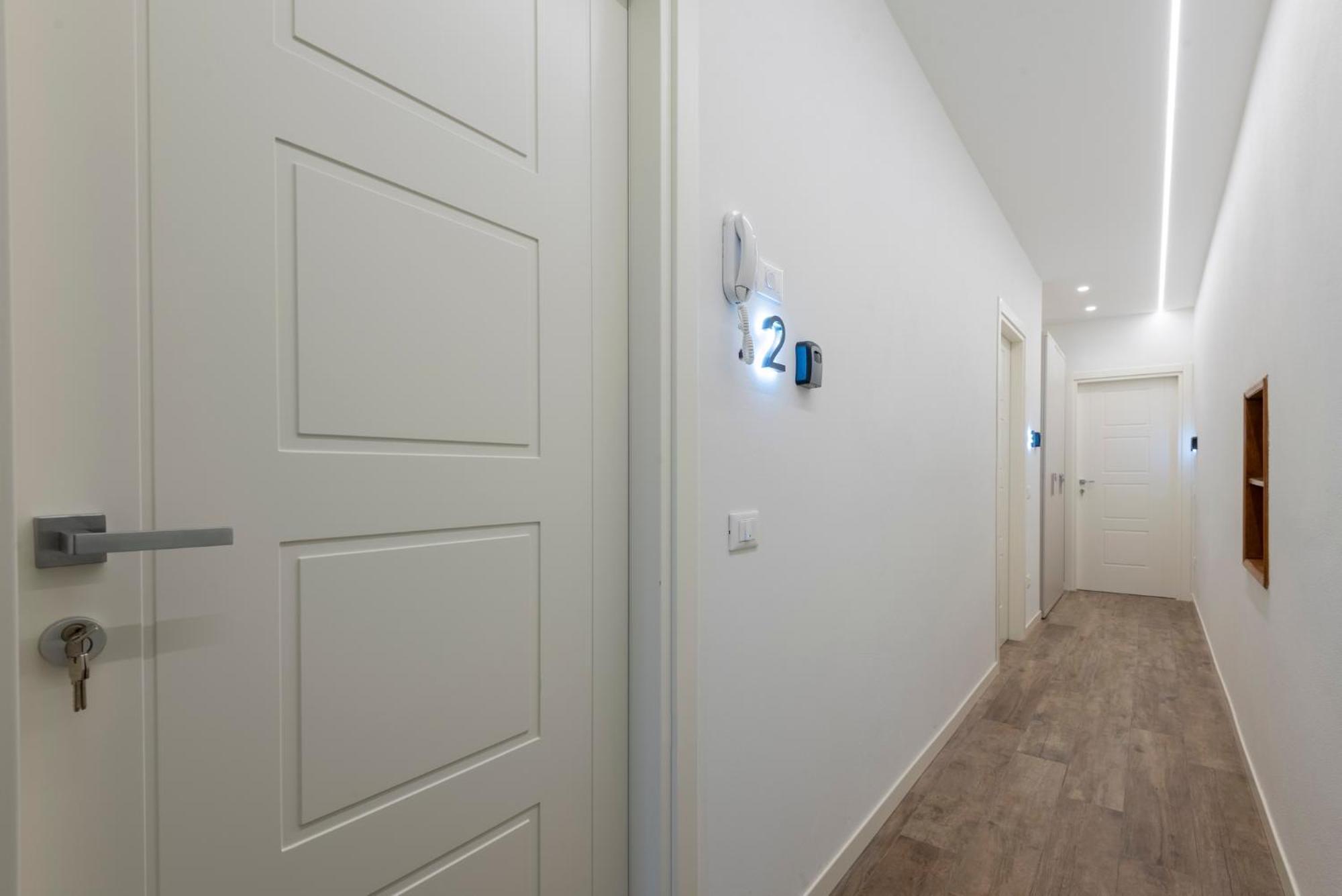 Iarsera Rooms And Apartment Лука Екстериор снимка