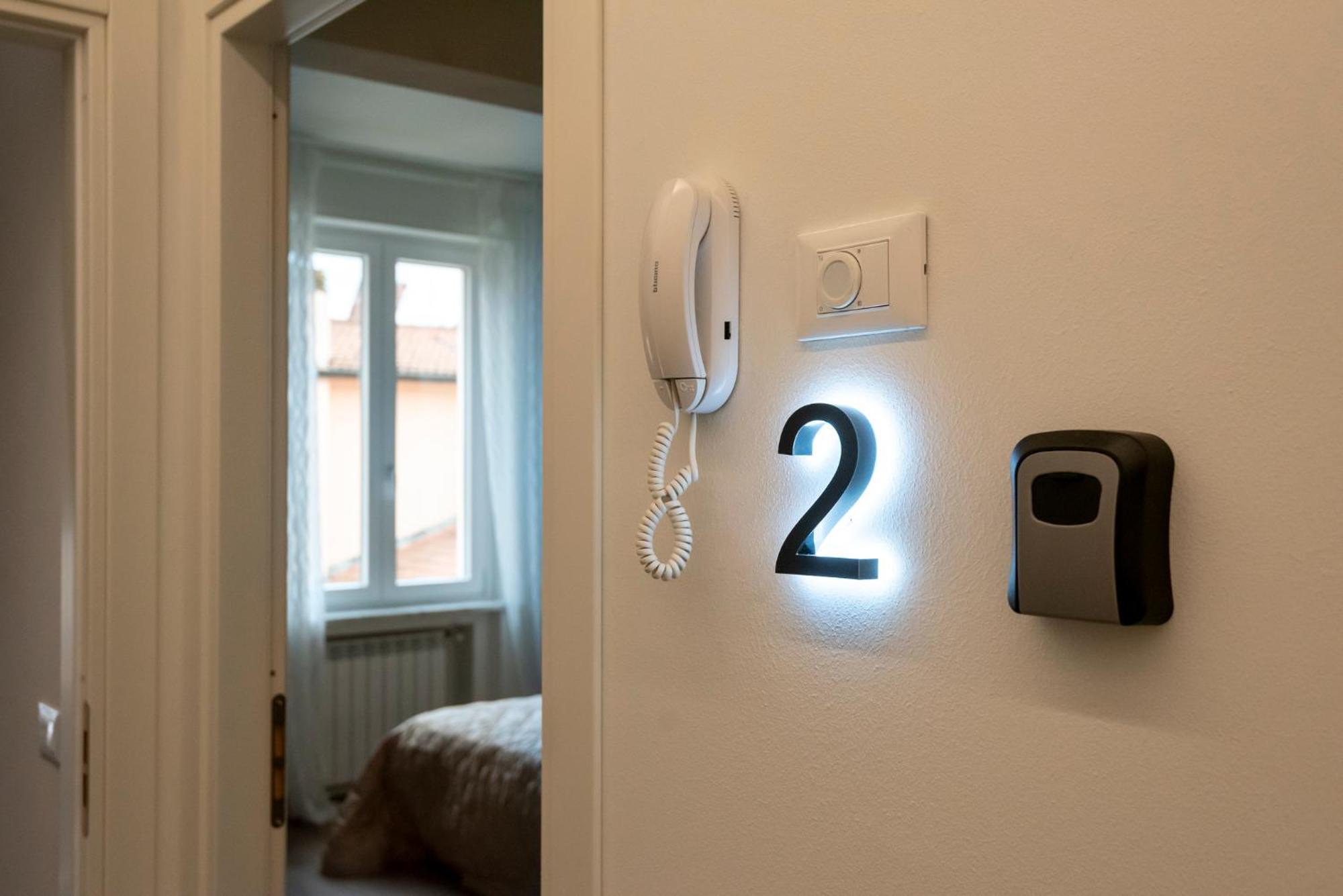 Iarsera Rooms And Apartment Лука Екстериор снимка