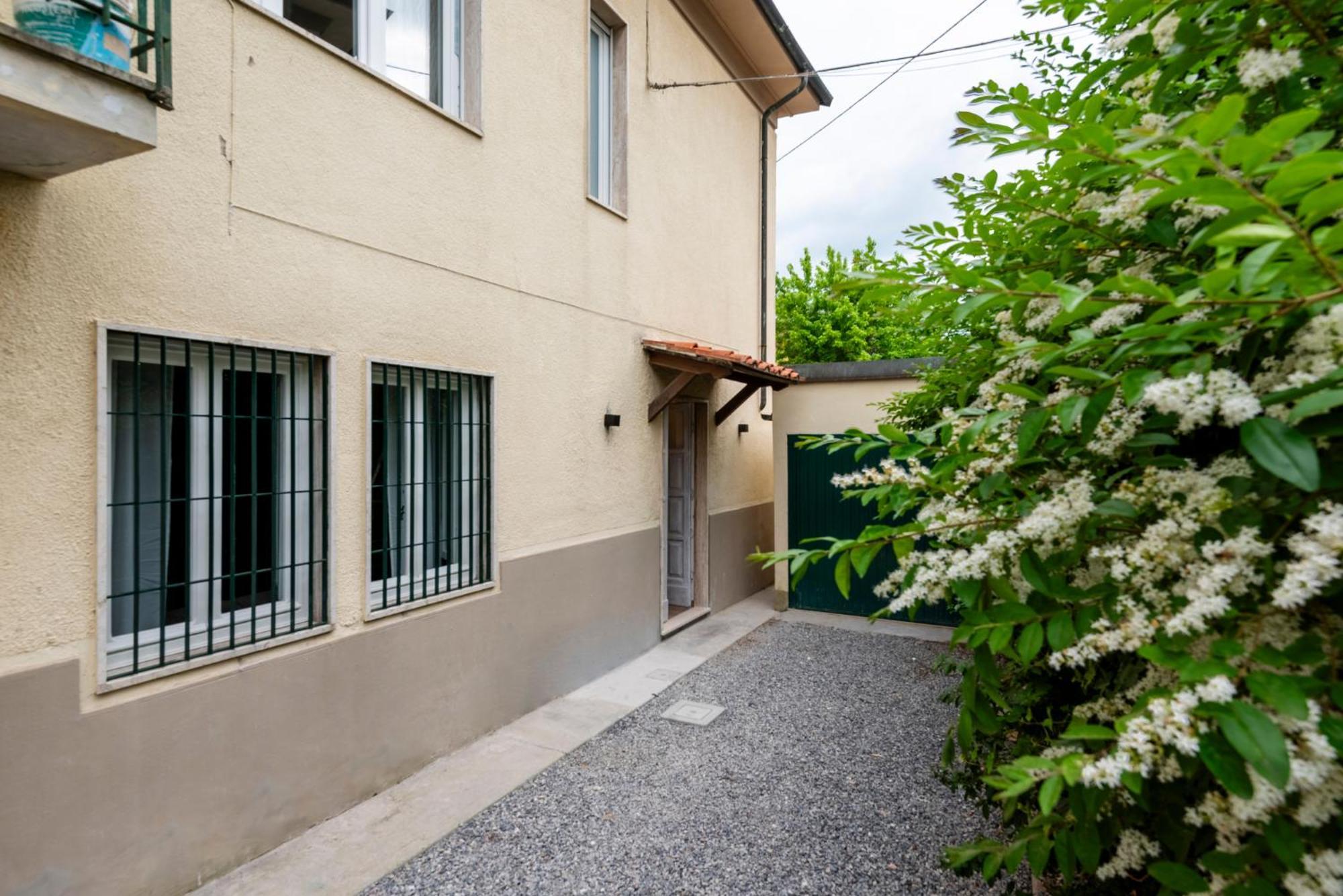 Iarsera Rooms And Apartment Лука Екстериор снимка